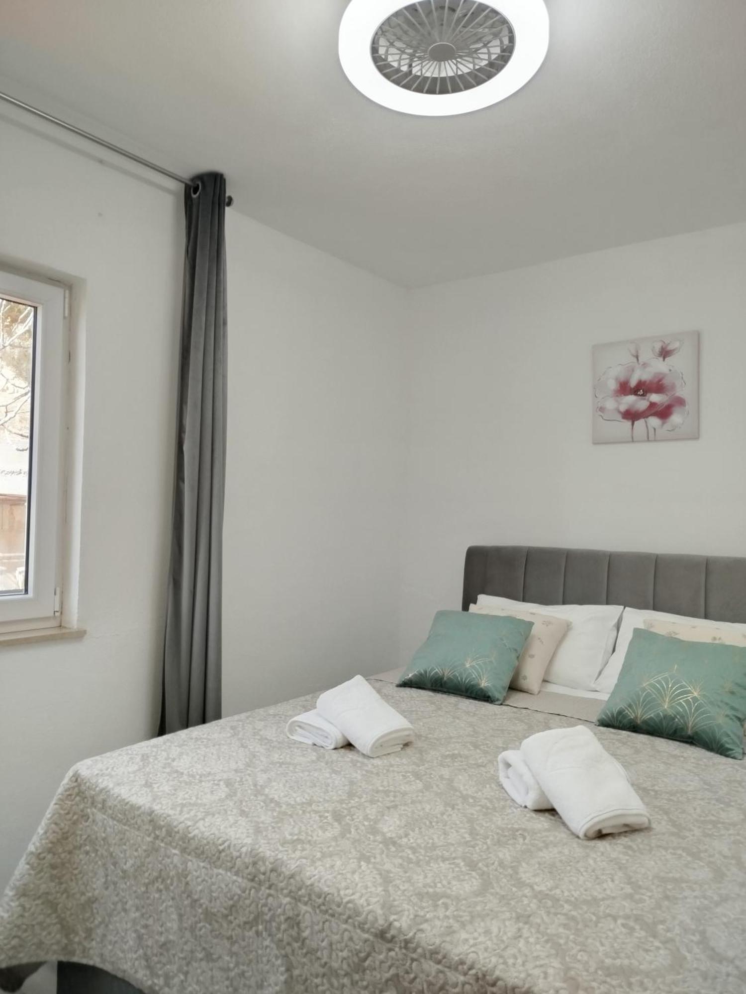 Apartmani Blazevic Omiš Zewnętrze zdjęcie